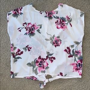 Floral print blouse!